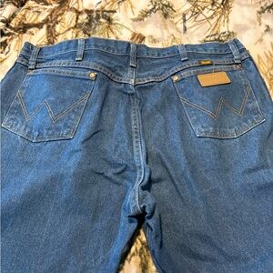 Wrangler Men's Dark Blue Relaxed Fit Denim Jeans